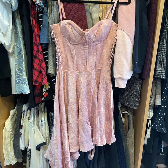 House of CB: Lola Pink Jacquard Asymmetrical Dress - Picture 4 of 6